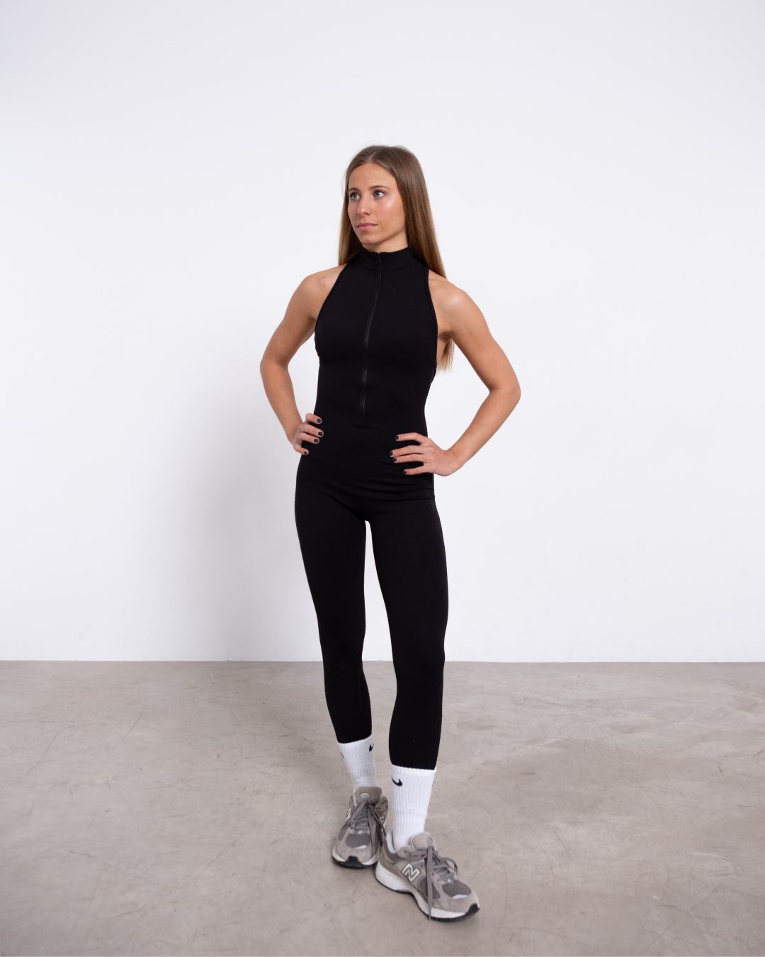 IVY MONO DEPORTIVO EN NEGRO