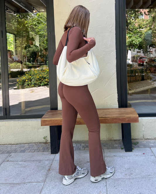 LUCIA LEGGINGS CAMPANA CON EFECTO FRUNCIDO EN MARRÓN