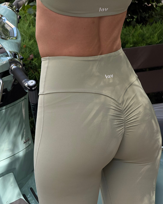 LUCIA LEGGINGS CAMPANA CON EFECTO FRUNCIDO EN VERDE